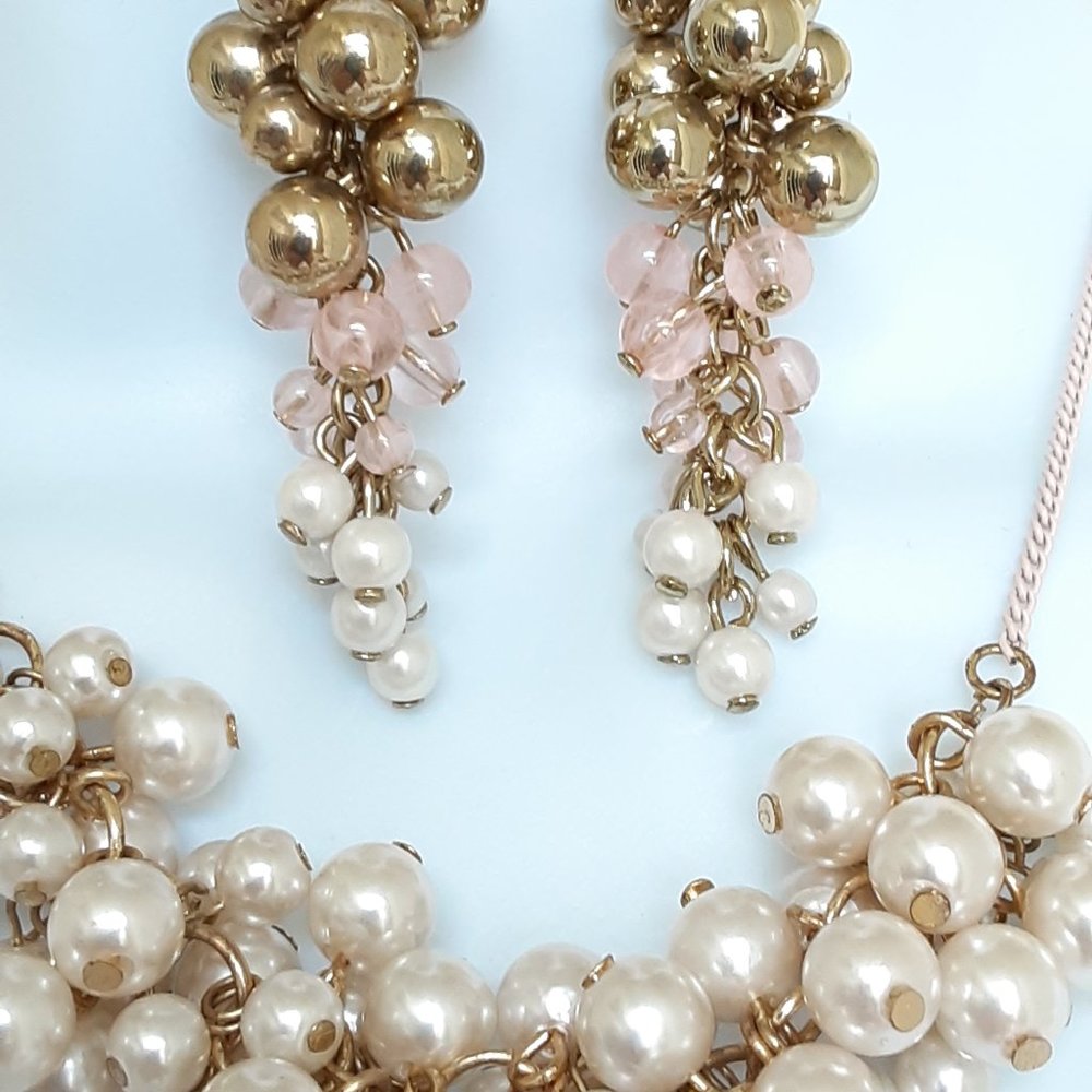 festive grape cluster faux pearl set - Picture 2 of 6